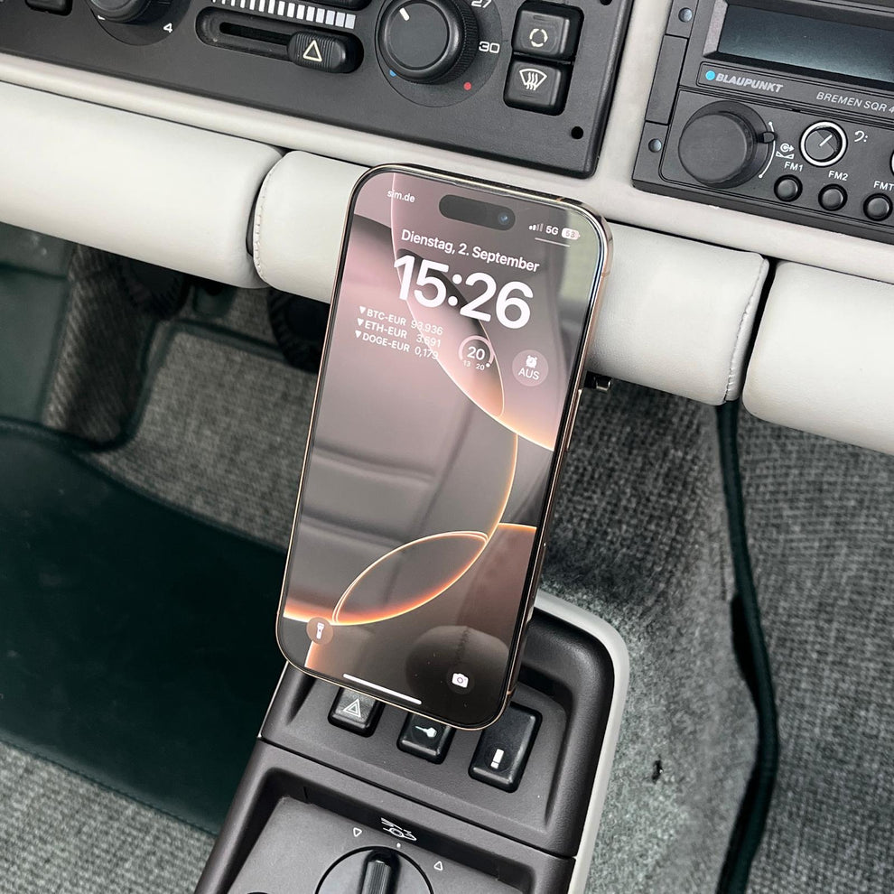 Triebwerk USA wireless Fold-out phone charger for Porsche 964 without Airbag