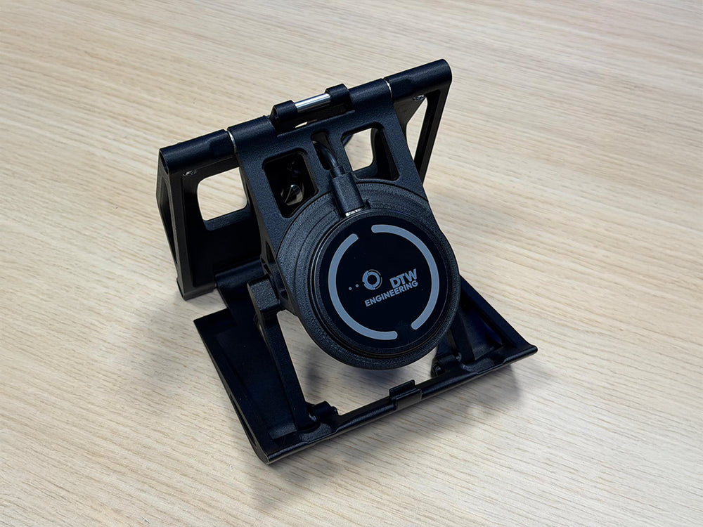 Triebwerk USA wireless Fold-out phone charger for F and G Body Porsche