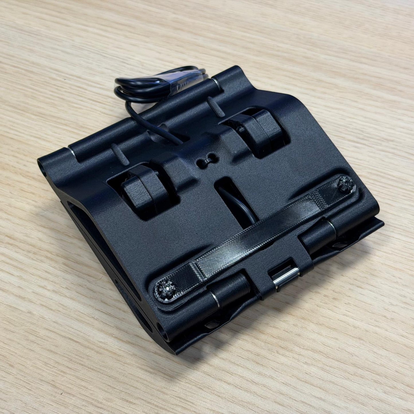 Triebwerk USA wireless Fold-out phone charger for F and G Body Porsche