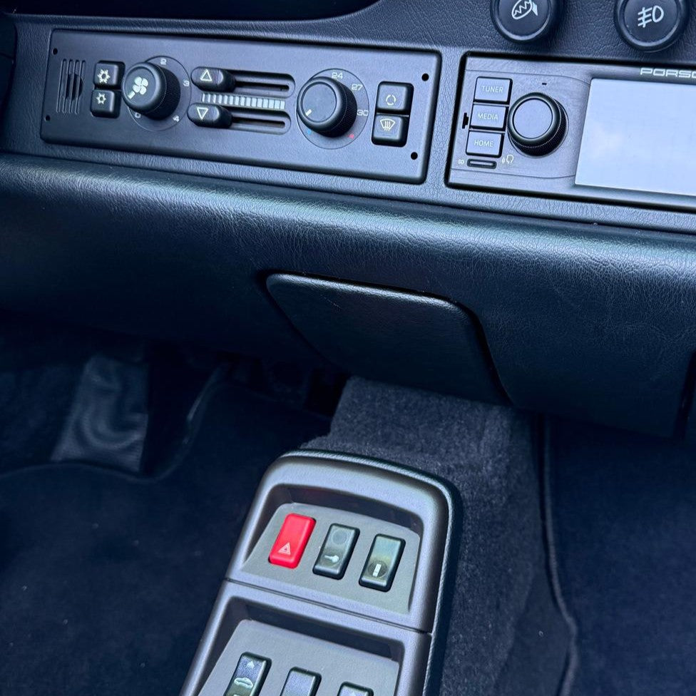 Triebwerk USA wireless Fold-out phone charger Porsche 993 964 with Airbag