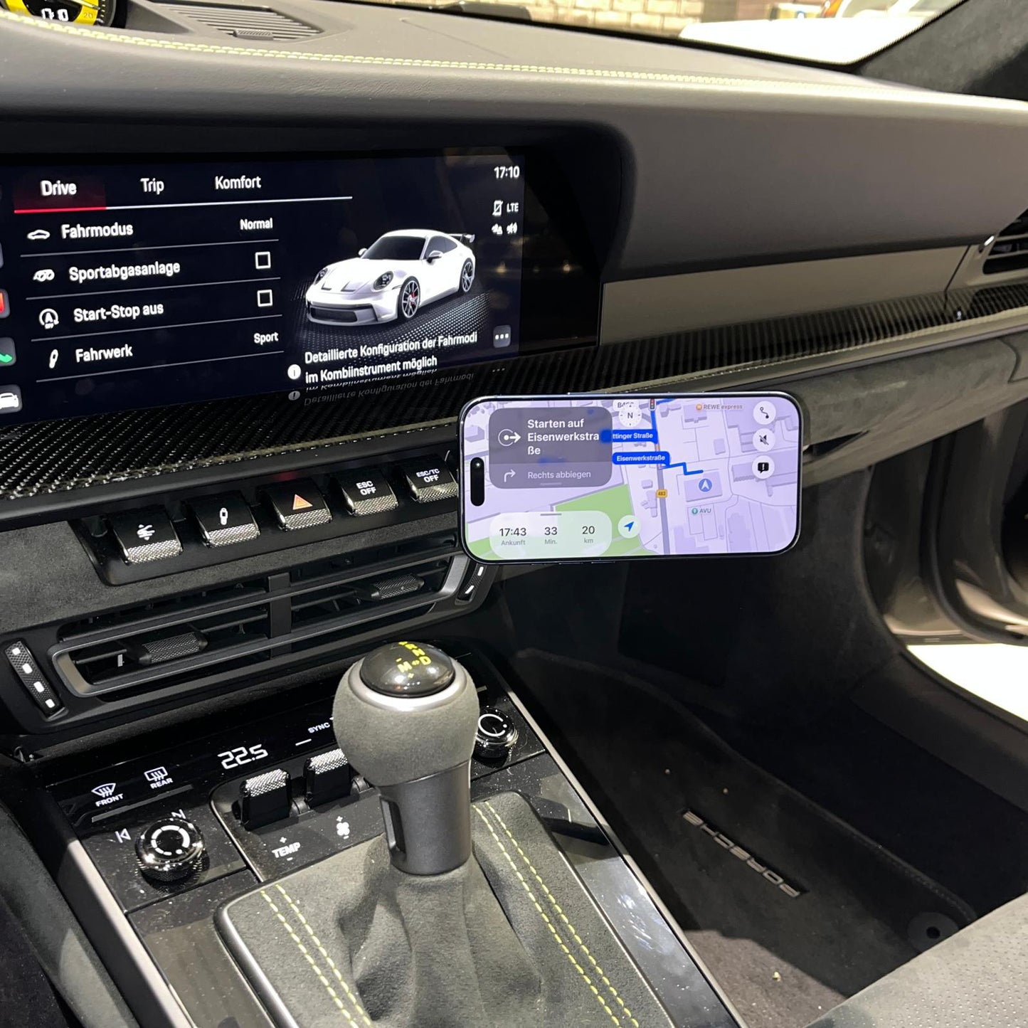 Triebwerk USA Porsche 992 Wireless Phone Charger